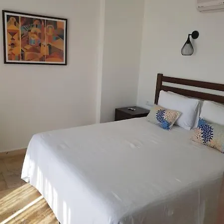 Lovely 2 Bedroom With Stunning Sea Views Daire *