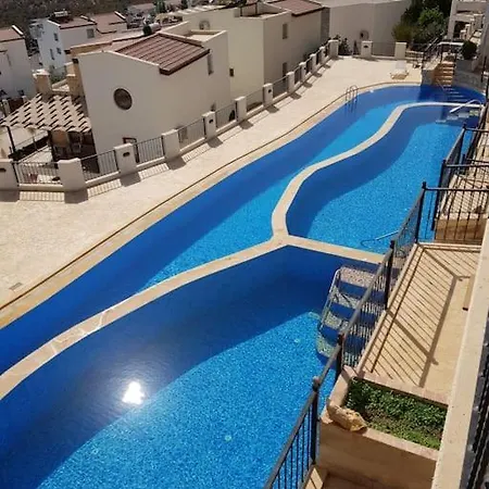 Lovely 2 Bedroom With Stunning Sea Views Daire