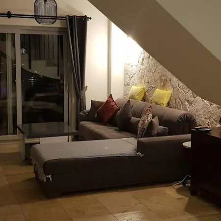 Lovely 2 Bedroom With Stunning Sea Views Daire