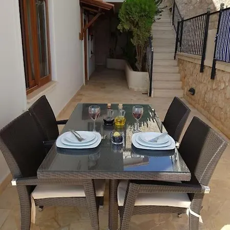 Daire Lovely 2 Bedroom With Stunning Sea Views