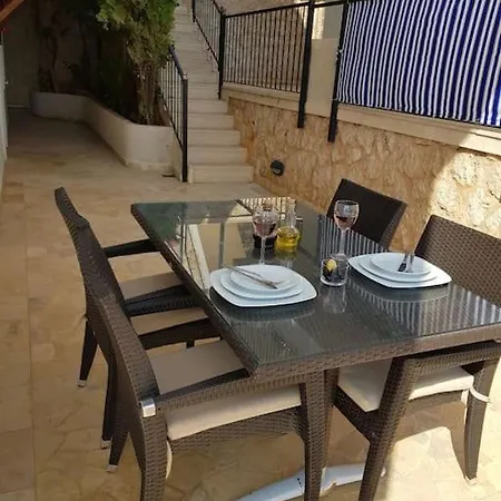 Lovely 2 Bedroom With Stunning Sea Views Daire *